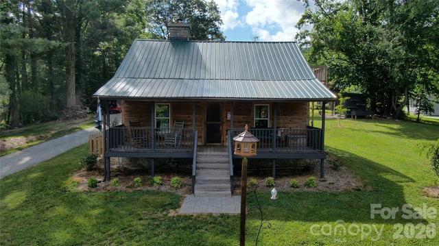 38 Lloyd Barnwell Rd, Hendersonville, NC 28792