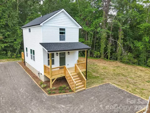 58 Taft St, Black Mountain, NC 28711