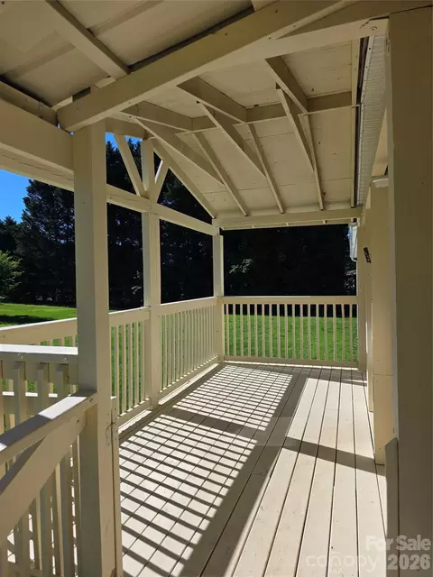 Exterior - 1395 Cape Hickory Rd, Hickory, NC 28601 photo 3 of 5