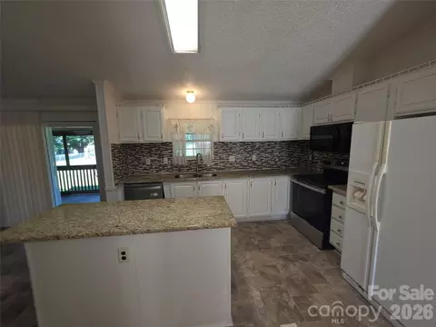 Kitchen - 1395 Cape Hickory Rd, Hickory, NC 28601 photo 1 of 2