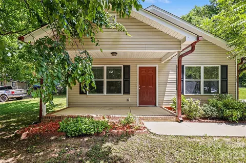 318 N Pryor St, Gastonia, NC 28052