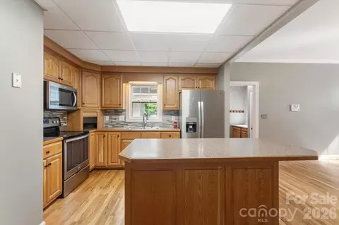 Kitchen - 690 Stacy Hill Rd, Marion, NC 28752 photo 2 of 2