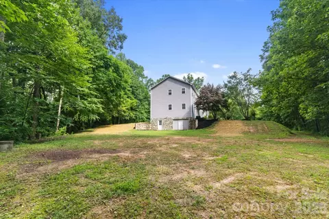 Exterior - 690 Stacy Hill Rd, Marion, NC 28752 photo 3 of 3