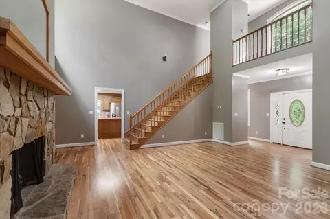 Living - 690 Stacy Hill Rd, Marion, NC 28752 photo 2 of 9
