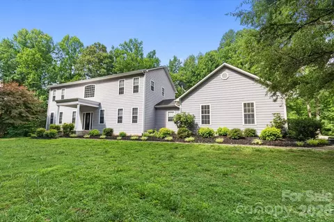 690 Stacy Hill Rd, Marion, NC 28752