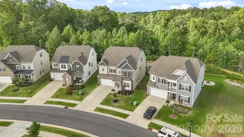 386 Kennerly Center Dr, Mooresville, NC 28115