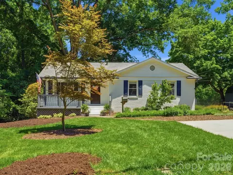 6819 Woodstock Dr, Charlotte, NC 28210