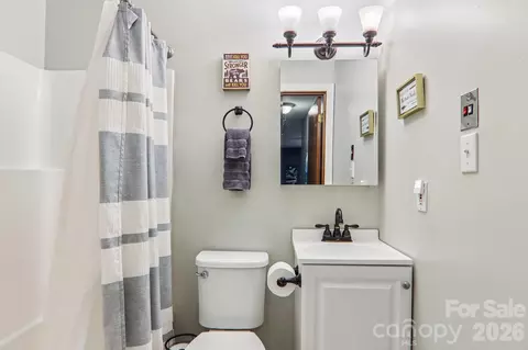 Bath - 125 Nugget Ln, Sylva, NC 28779 photo 4 of 4