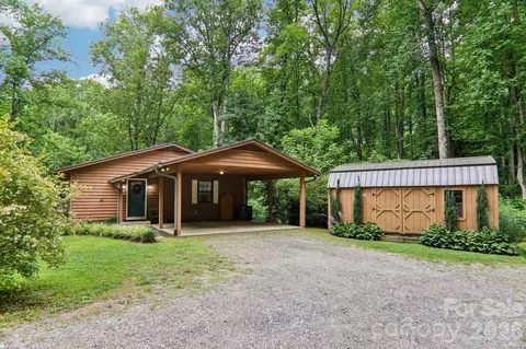 125 Nugget Ln, Sylva, NC 28779