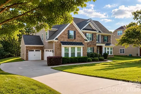 2412 Hamlet Ct, Matthews, NC 28105
