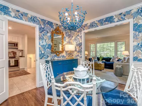 6817 Ronda Ave, Charlotte, NC 28211