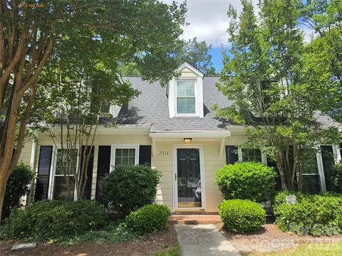 7513 Red Oak Ln, Charlotte, NC 28226