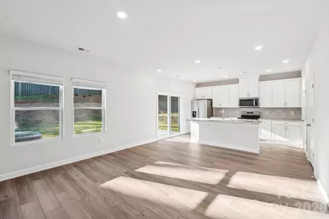 Living - 1531 31st Ne St NE, Conover, NC 28613 photo 1 of 2