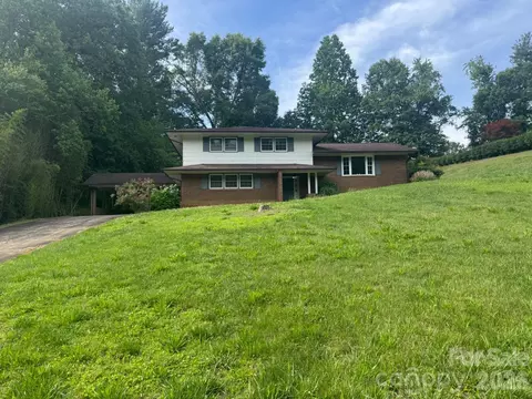 8417 Rolling Hills Ave, Hickory, NC 28602