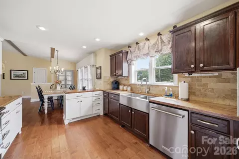 276 Four Diamond Dr, Seven Devils, NC 28604 photo 13