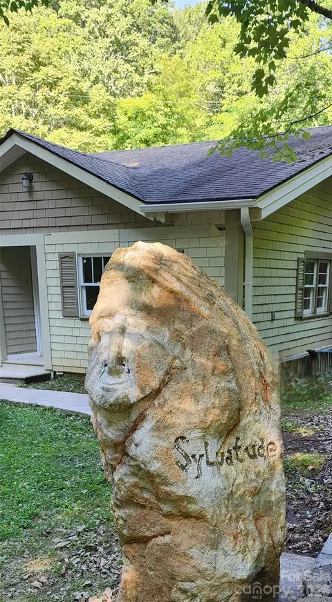 583 Dark Ridge Rd, Sylva, NC 28779