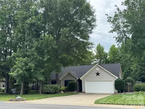1102 Slate Ridge Rd, Matthews, NC 28104