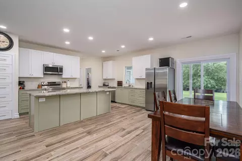 Kitchen - 3103 Richview Dr, Crouse, NC 28033 photo 1 of 4