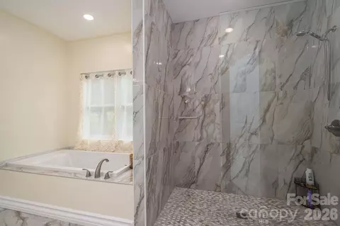 Bath - 3103 Richview Dr, Crouse, NC 28033 photo 2 of 3