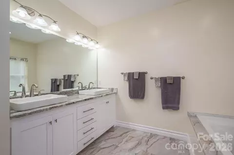 Bath - 3103 Richview Dr, Crouse, NC 28033 photo 1 of 3