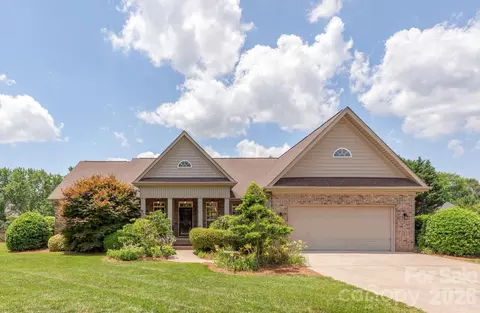 7032 Kidwelly Ln, Matthews, NC 28104