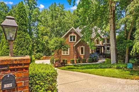 155 Lynn Cove Ln, Mooresville, NC 28117