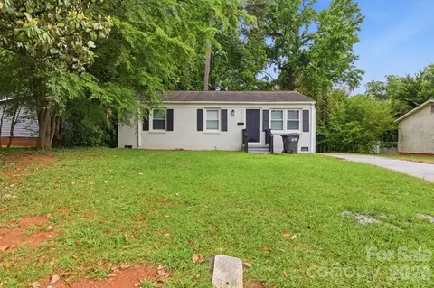 2725 Thornton Rd, Charlotte, NC 28208