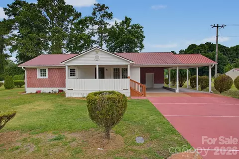 149 Dobbins St, Wallace, NC 28466