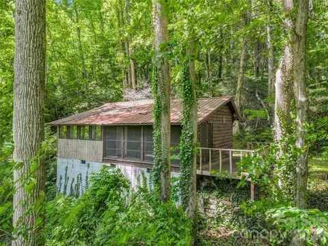 247 Legacy Layne Dr, Hendersonville, NC 28792