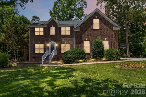10606 Augustine Hill Ln, Charlotte, NC 28227