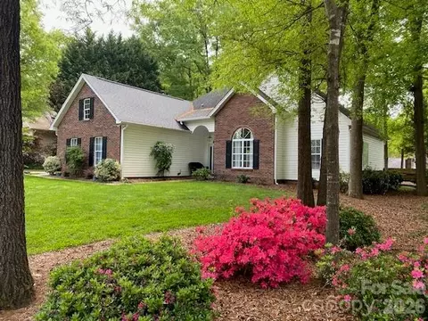 21126 Townwood Dr, Cornelius, NC 28031