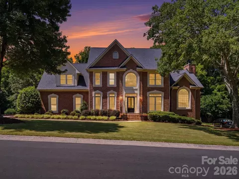 8916 Abrell Walk Ct, Charlotte, NC 28226