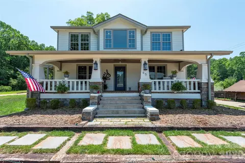 65 Walnut St, Marion, NC 28752