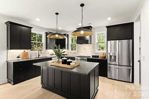 3031 Mathis Dr, Charlotte, NC 28208