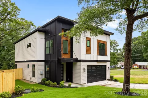 3031 Mathis Dr, Charlotte, NC 28208