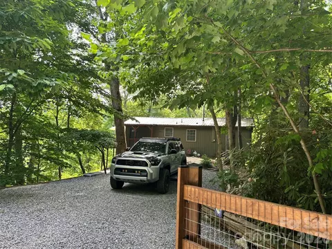 20 Kimberly Rd, Black Mountain, NC 28711