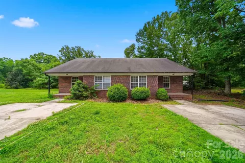 800 Horseshoe Lake Rd, Lincolnton, NC 28092