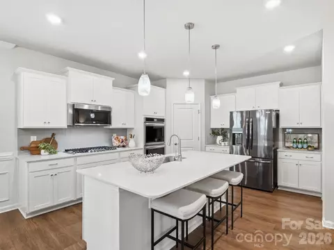 Kitchen - 4047 Havenport Cir, Tega Cay, SC 29708 photo 1 of 5