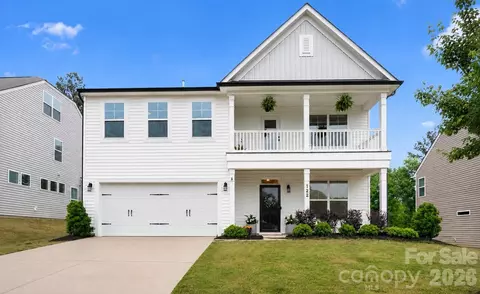 122 W Heart Pine Ln, Statesville, NC 28677