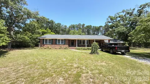 6774 Woodhaven Rd, Kershaw, SC 29067