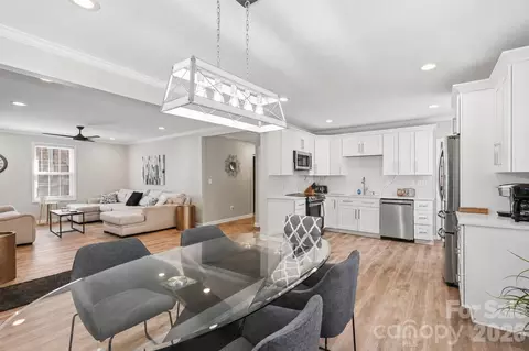 205 Grandin Rd, Charlotte, NC 28208