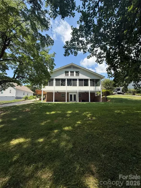 6917 Navajo Trl, Sherrills Ford, NC 28673