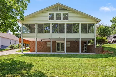 6917 Navajo Trl, Sherrills Ford, NC 28673