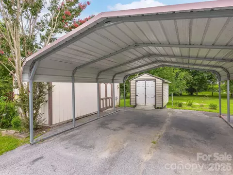 Exterior - 260 Divide Loop, Flat Rock, NC 28731 photo 2 of 4
