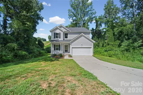 470 Woodberry Dr, Mooresville, NC 28115