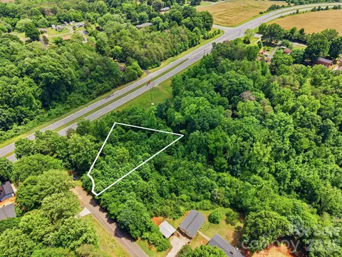 48 Easthaven Dr, Newton, NC 28658