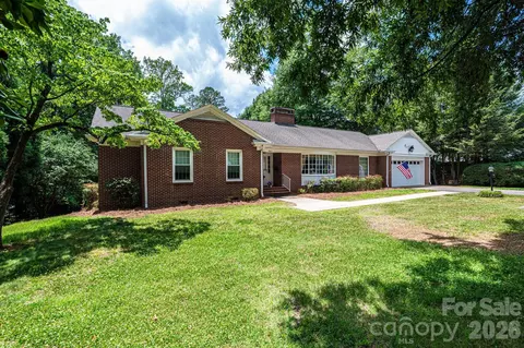 1807 5th Nw St NW, Hickory, NC 28601