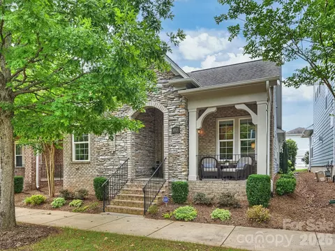 4913 Providence Country Club Dr, Charlotte, NC 28277