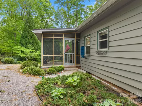 Exterior - 41 Red Bird Rd, Tryon, NC 28782 photo 8 of 13