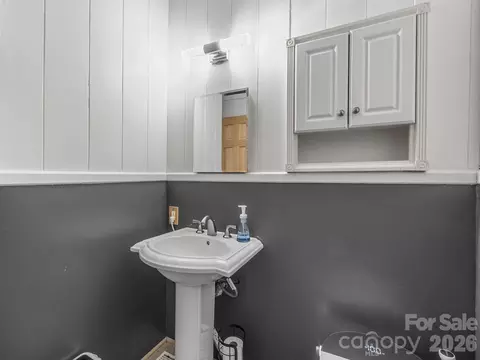 Bath - 41 Red Bird Rd, Tryon, NC 28782 photo 2 of 3